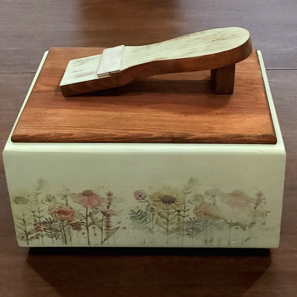 Dresser Valet